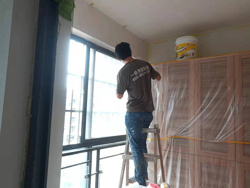 深圳墻面硅藻泥翻新，應(yīng)該如何操作