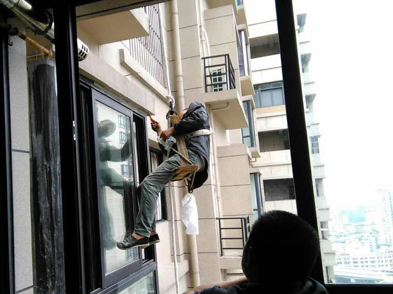 外墻瓷磚拆除多少錢一個(gè)平方？