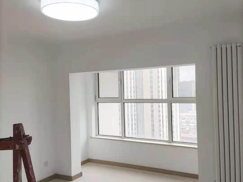 靠近衛(wèi)生間的墻面裂縫怎么回事？