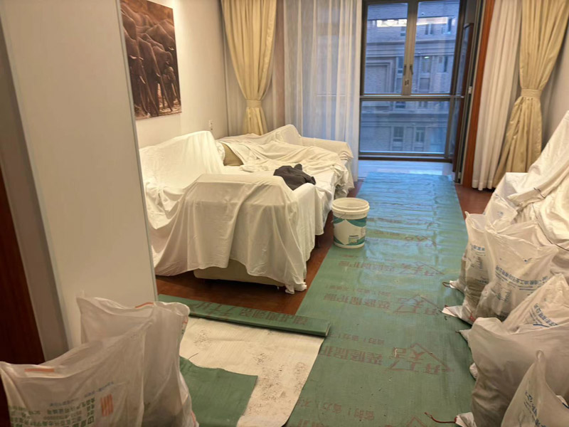 裝修客廳是貼瓷磚好還是刷漆好