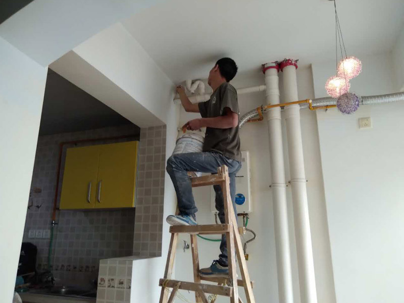 陽臺(tái)邊角粉刷