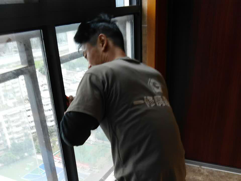 陽臺(tái)漏水修補(bǔ)